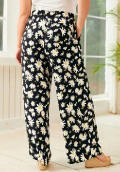 Sunbeam Seeker Cropped Pant 14 Sunbeam Seeker Cropped Pant -Molly Bracken Clothing Shop 207247 BLK PLUS 3