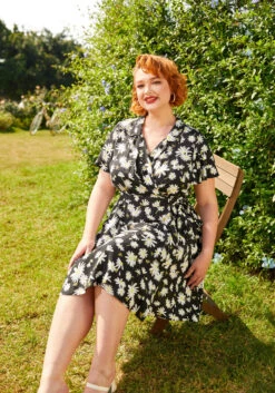 Just Wandering Camp Collar Wrap Dress -Molly Bracken Clothing Shop 260836 bumble bees bloom 9