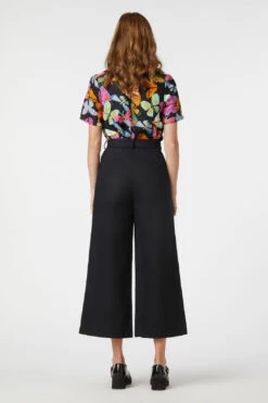 Leanne Culotte -Molly Bracken Clothing Shop PGFV038 001 2