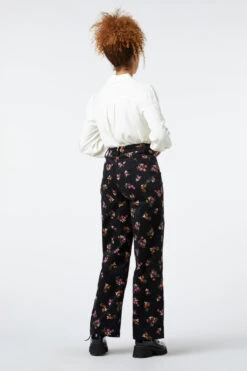 Charlotte Jean -Molly Bracken Clothing Shop PGFV172 001 5